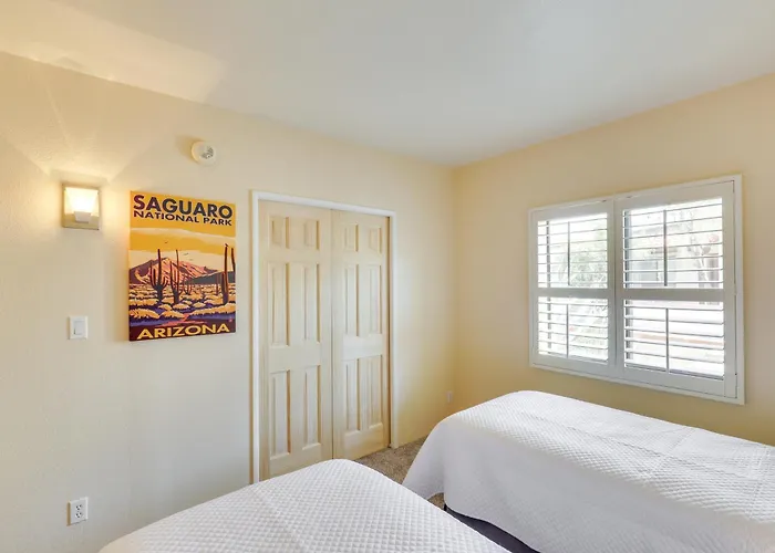Holiday home Bright W/ Patio By Rillito River Path! Tucson