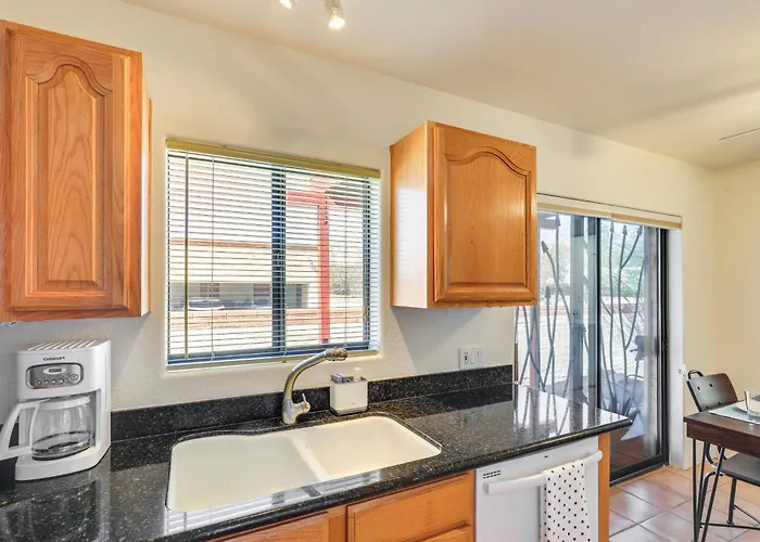 Bright W/ Patio By Rillito River Path!