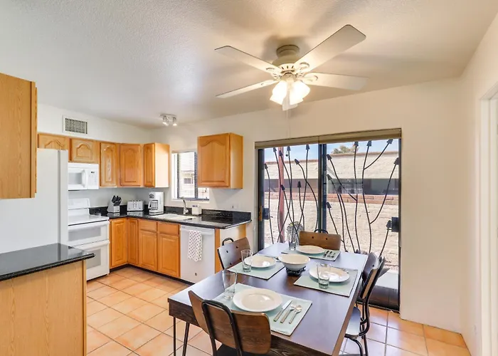 Bright W/ Patio By Rillito River Path! Holiday home