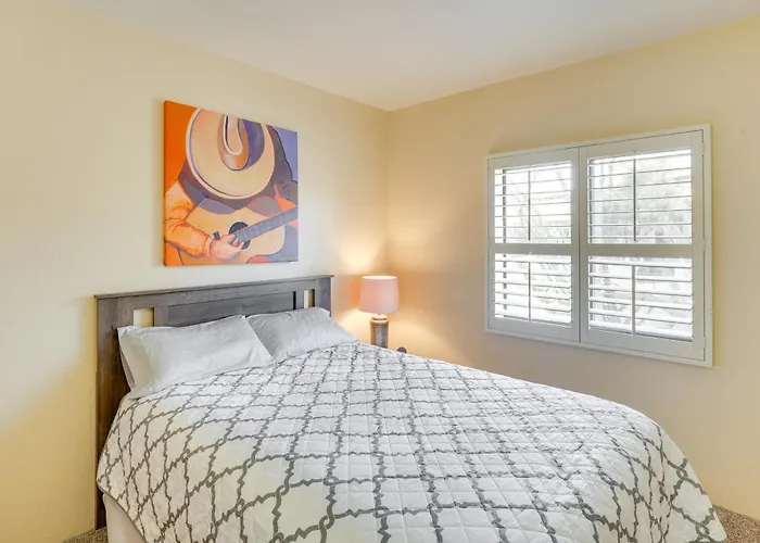 Bright W/ Patio By Rillito River Path! Holiday home *
