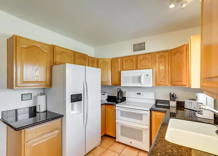 Bright W/ Patio By Rillito River Path! Holiday home