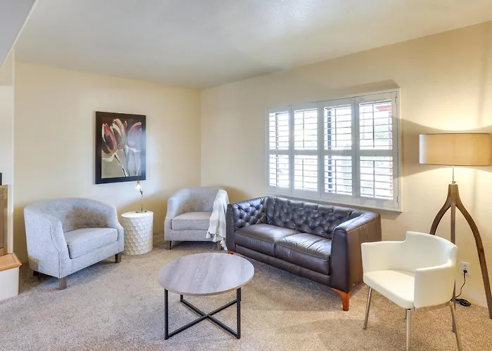 Bright W/ Patio By Rillito River Path! Holiday home Tucson