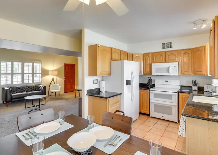 Bright W/ Patio By Rillito River Path!